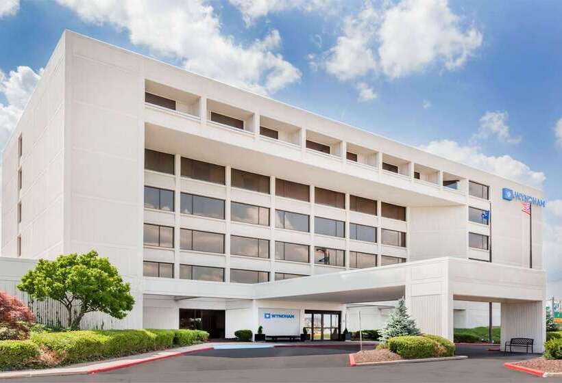 هتل Wyndham Indianapolis Airport