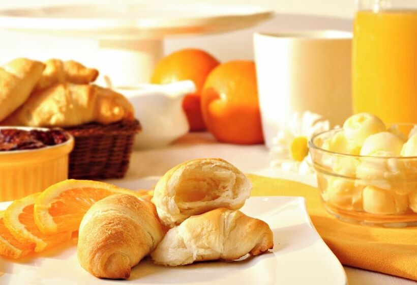 هتل Wyndham Indianapolis Airport