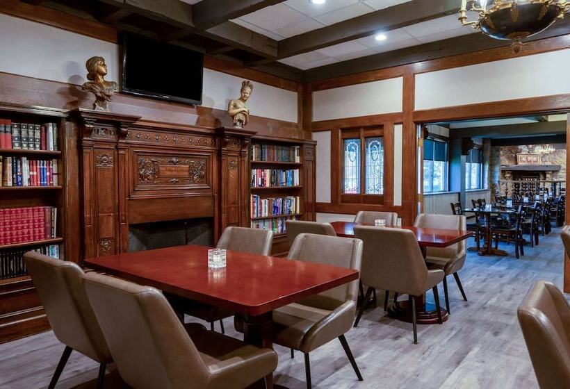 هتل Wyndham Indianapolis Airport