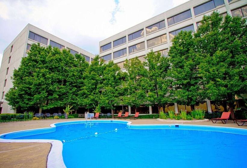 هتل Wyndham Indianapolis Airport