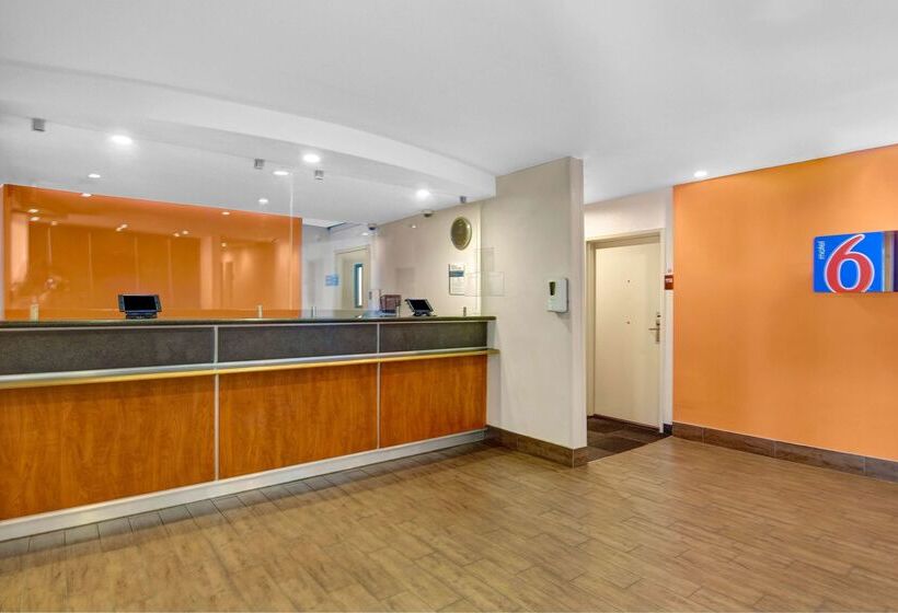 Motel 6 Atlanta, Ga   Downtown