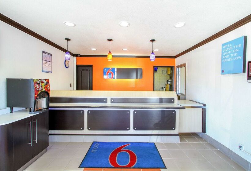 Motel 6 San Diego, Ca Airport Harbor