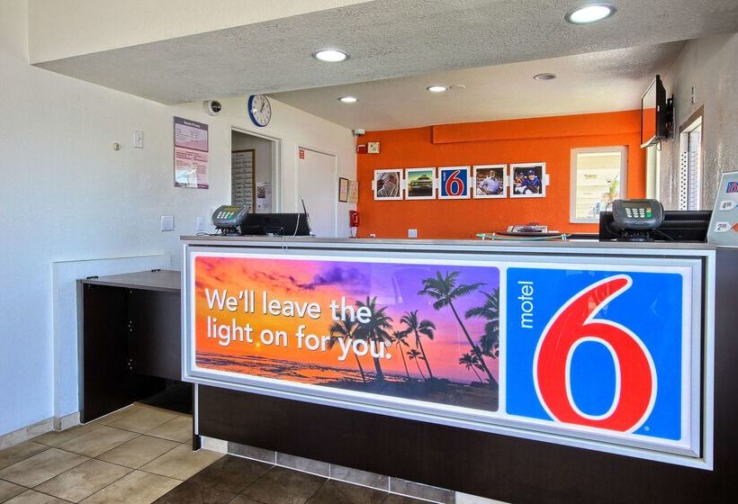 Motel 6fresno, Ca  Blackstone South