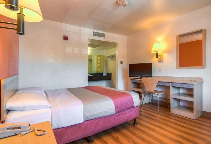 Motel 6pomona, Ca  Los Angeles