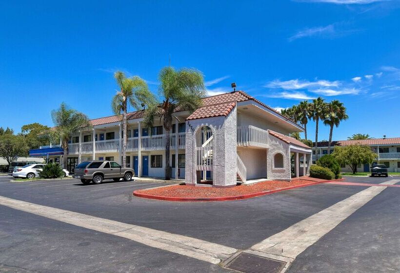 Motel 6pomona, Ca  Los Angeles