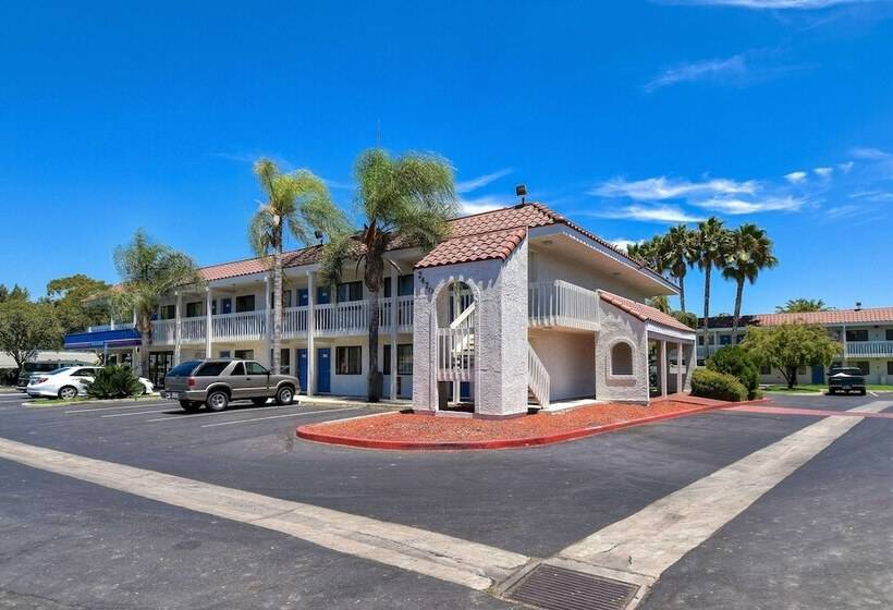 Motel 6pomona, Ca  Los Angeles
