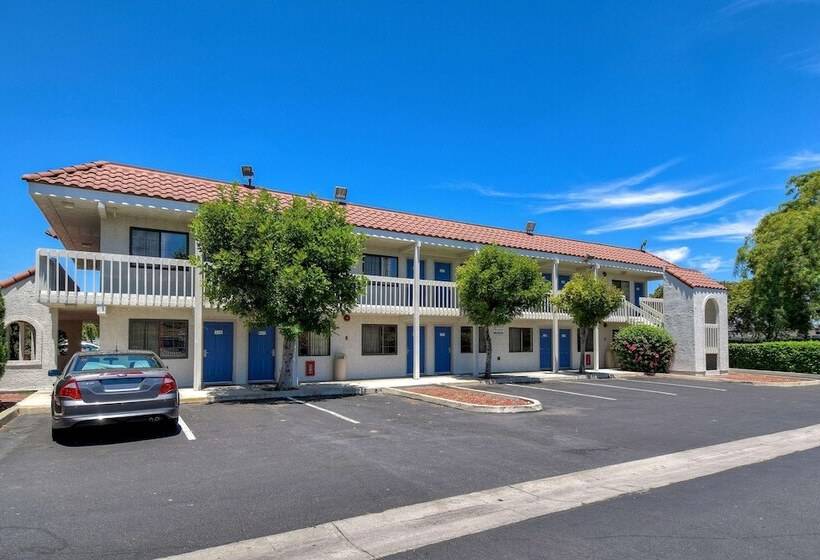 Motel 6pomona, Ca  Los Angeles