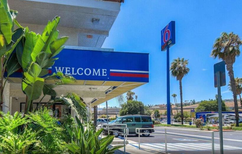 Motel 6pomona, Ca  Los Angeles