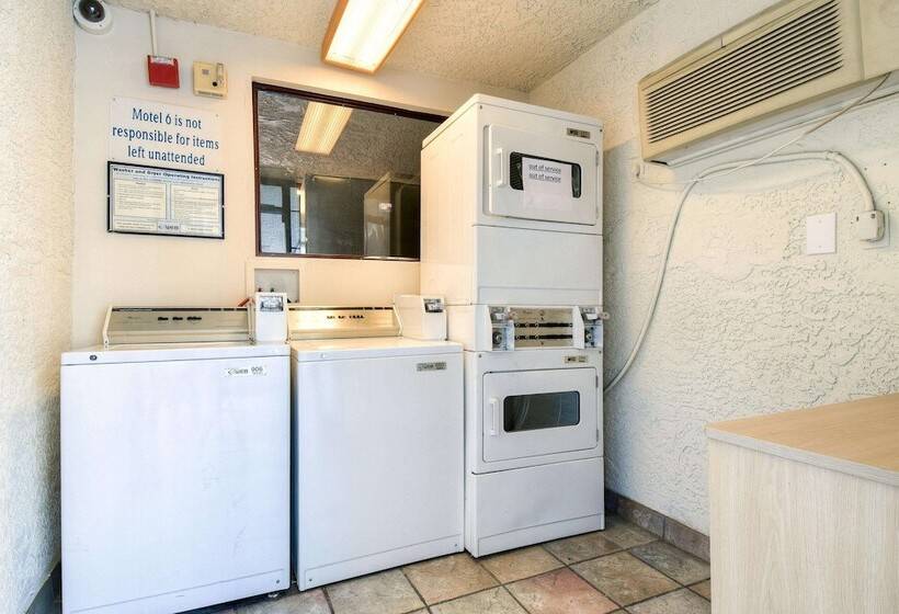 Motel 6pomona, Ca  Los Angeles