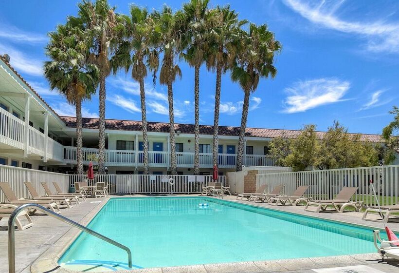 Motel 6pomona, Ca  Los Angeles