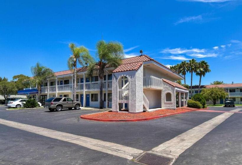 Motel 6pomona, Ca  Los Angeles