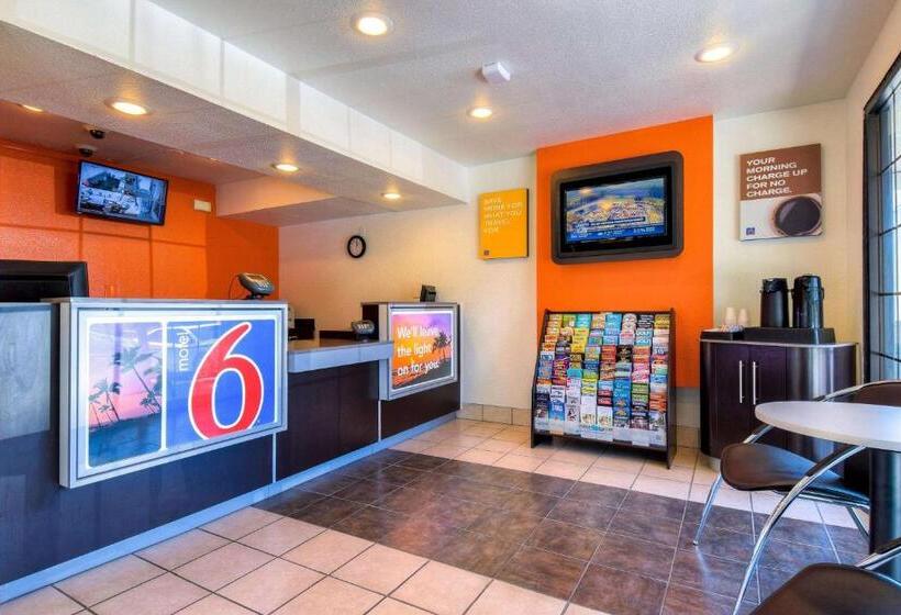 Motel 6pomona, Ca  Los Angeles
