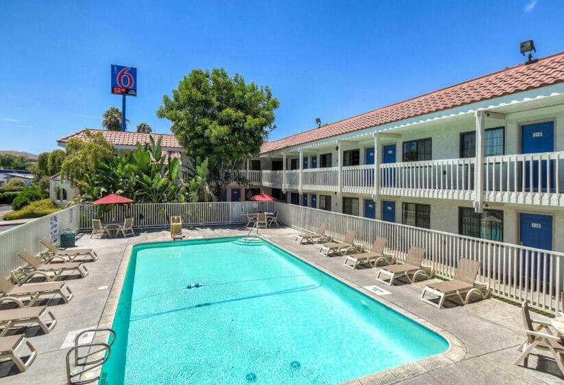 Motel 6pomona, Ca  Los Angeles