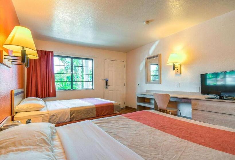 Motel 6pomona, Ca  Los Angeles