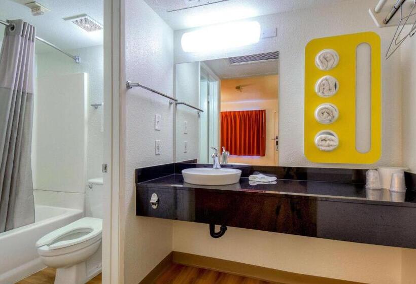 Motel 6pomona, Ca  Los Angeles