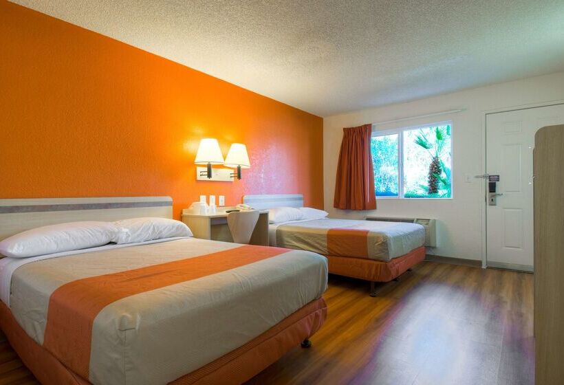 Motel 6 Rancho Mirage, Ca  Palm Springs