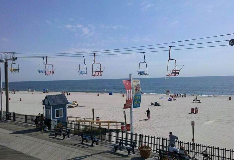 فندق على الطريق Aztec Ocean Resort