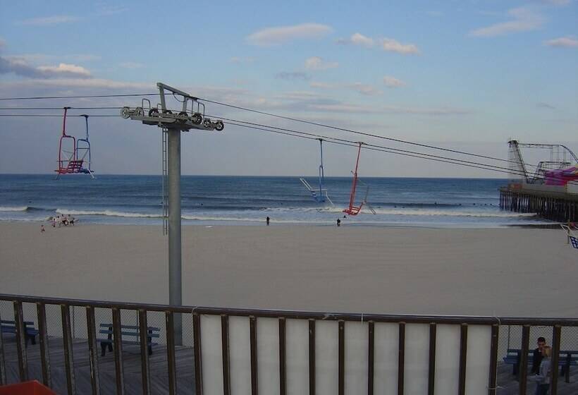 فندق على الطريق Aztec Ocean Resort