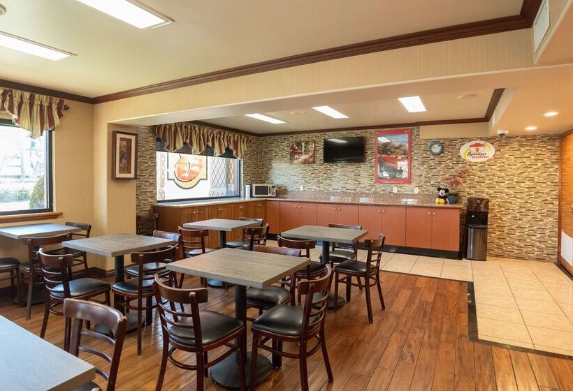 Мотель Super 8 By Wyndham Anaheim/disneyland Drive