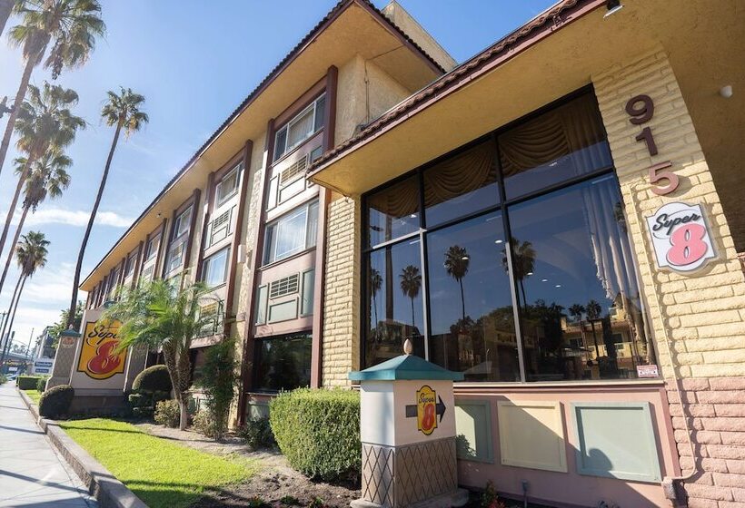 Мотель Super 8 By Wyndham Anaheim/disneyland Drive