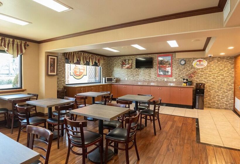 汽车旅馆  Super 8 By Wyndham Anaheim/disneyland Drive