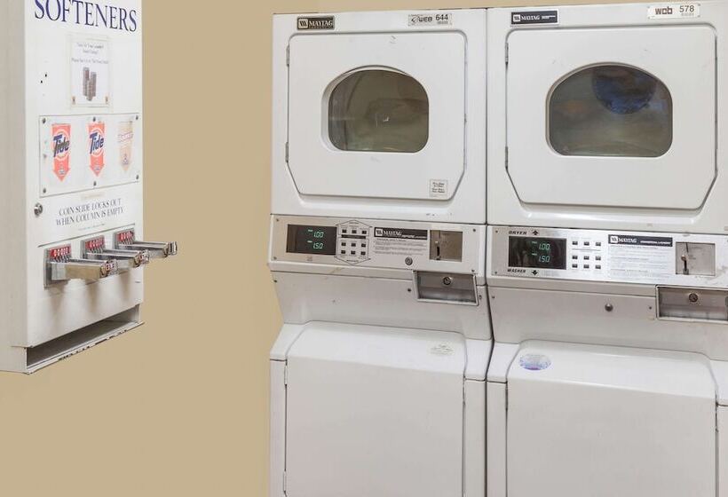 汽车旅馆  Super 8 By Wyndham Anaheim/disneyland Drive