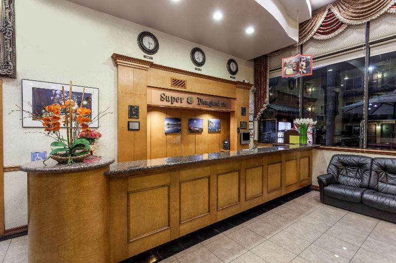 Мотель Super 8 By Wyndham Anaheim/disneyland Drive