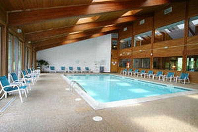 استراحتگاه Fireside Inn & Suites Gilford