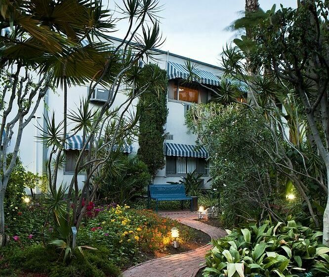 Travelodge Hotel at LAX Airport