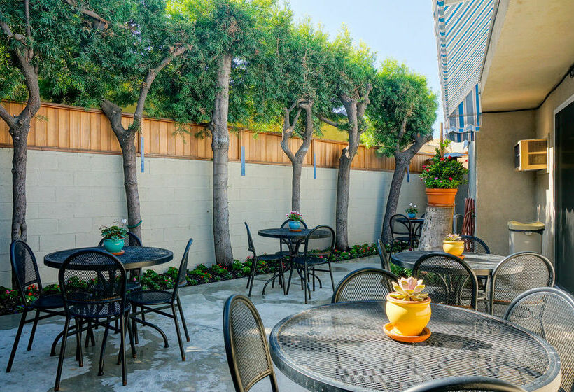 Travelodge Hotel at LAX Airport