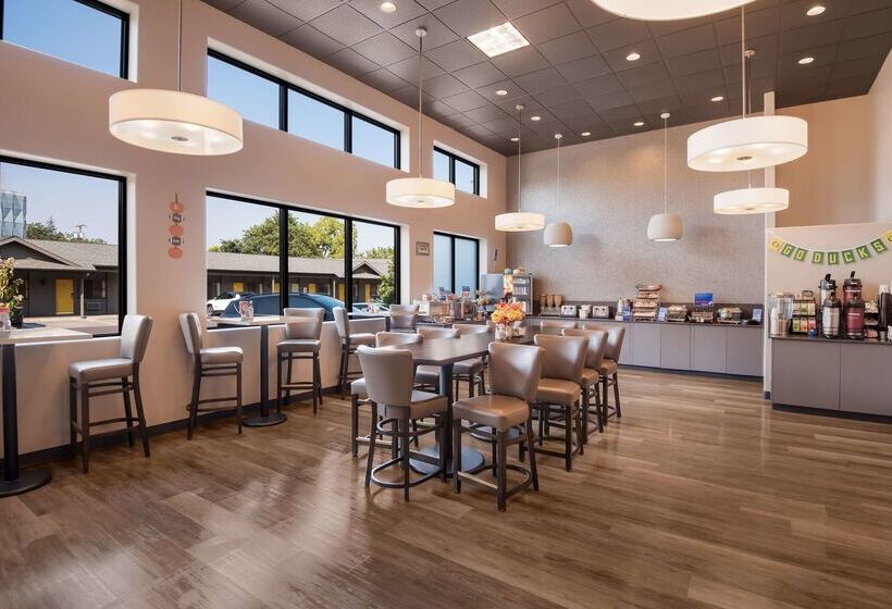 Best Western New Oregon Motel