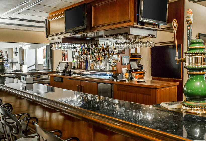 فندق Ramada By Wyndham Bel Aire Erie