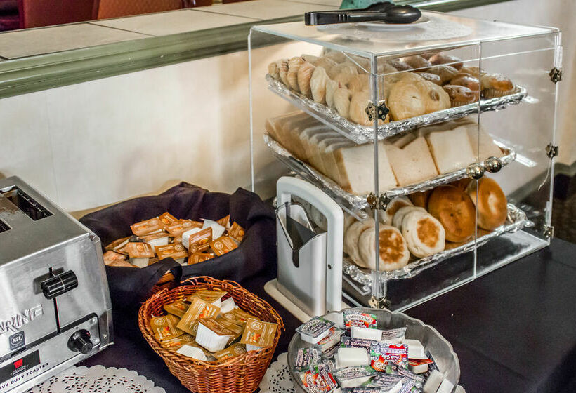 فندق Ramada By Wyndham Bel Aire Erie