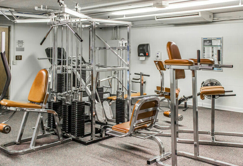 فندق Ramada By Wyndham Bel Aire Erie