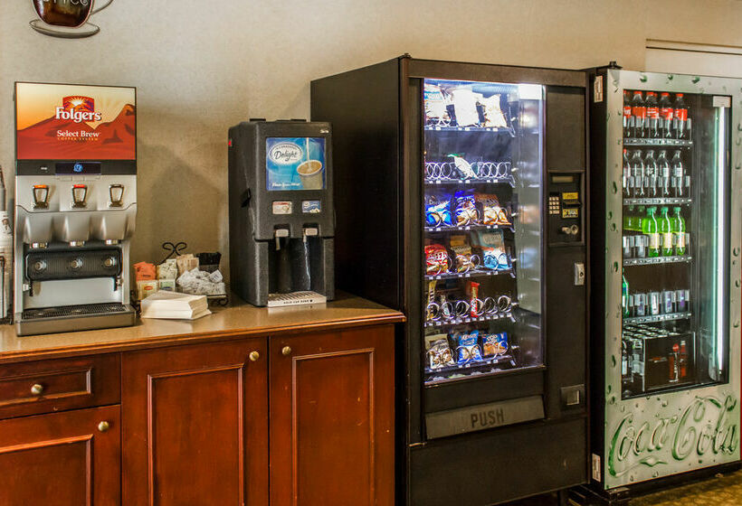 فندق Ramada By Wyndham Bel Aire Erie