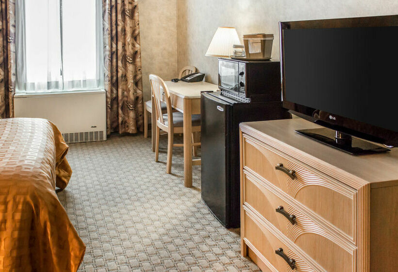 فندق Ramada By Wyndham Bel Aire Erie