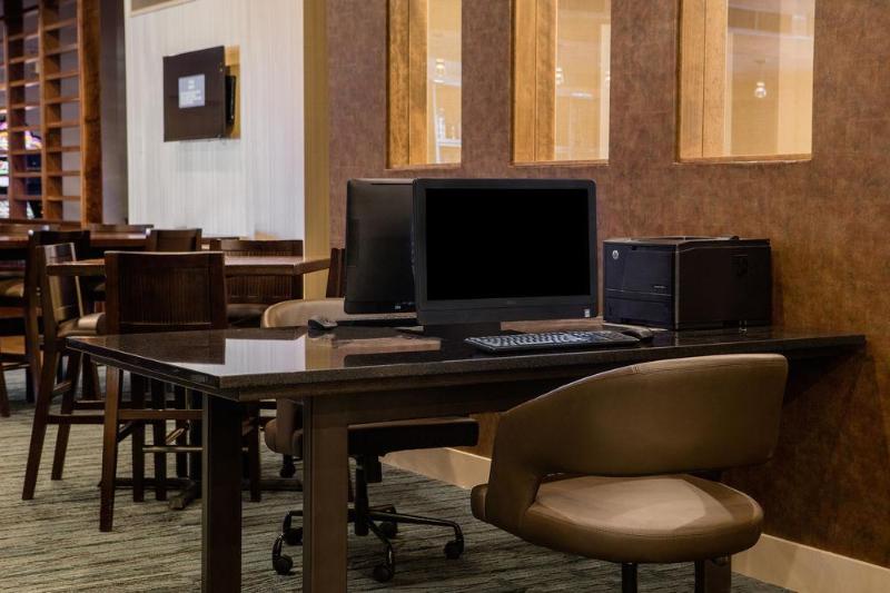 Delta Hotels By Marriott Helena Colonial