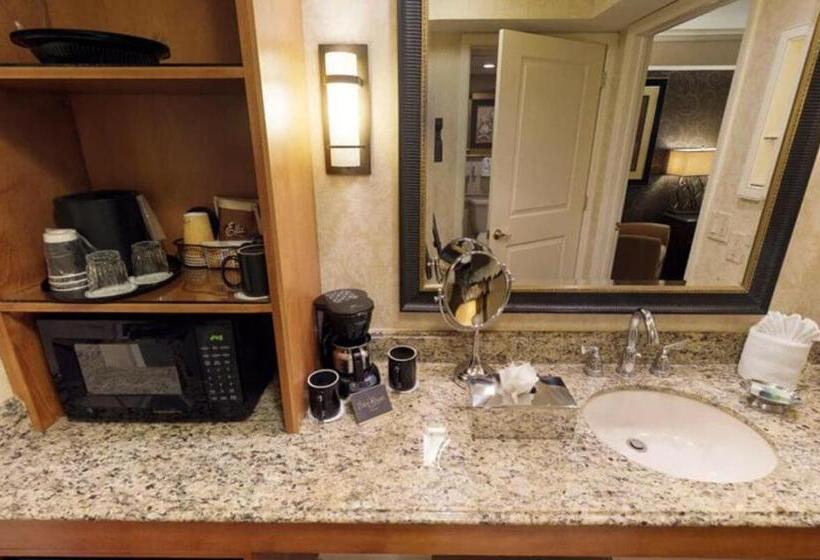 Eden Resort And Suites, Bw Premier Collection