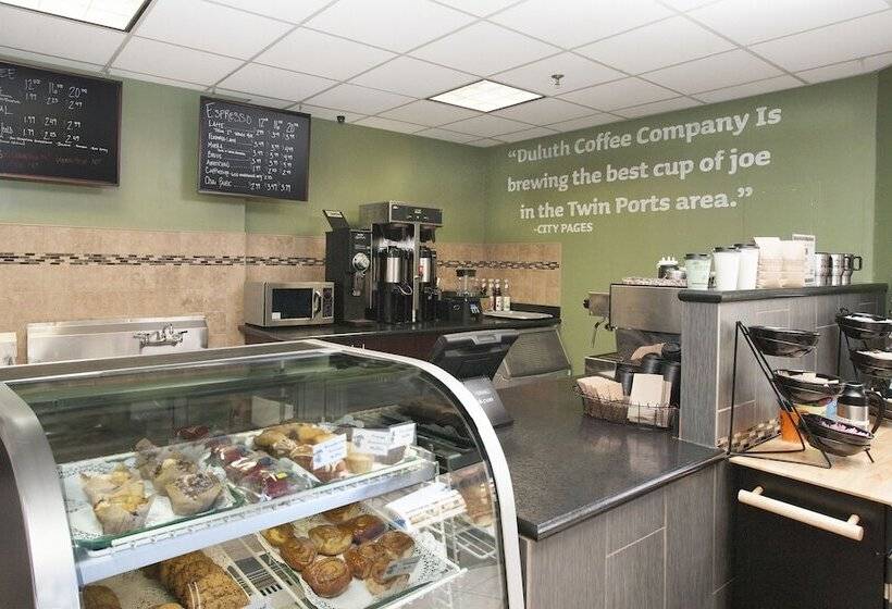 Edgewater Hotel & Waterpark