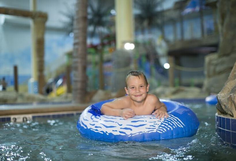 Edgewater Hotel & Waterpark