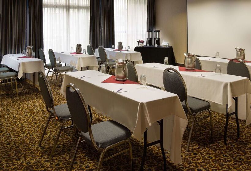 116, A Coast Hotel Bellevue