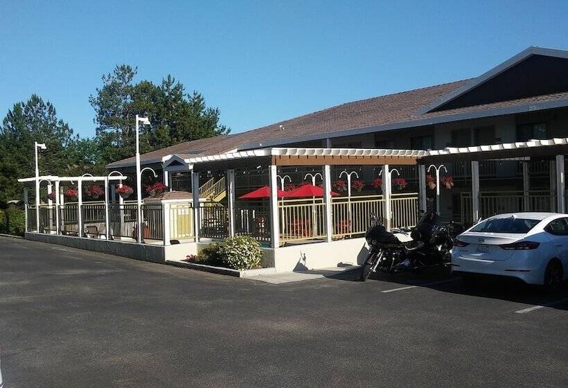 בית מלון כפרי Airport Inn