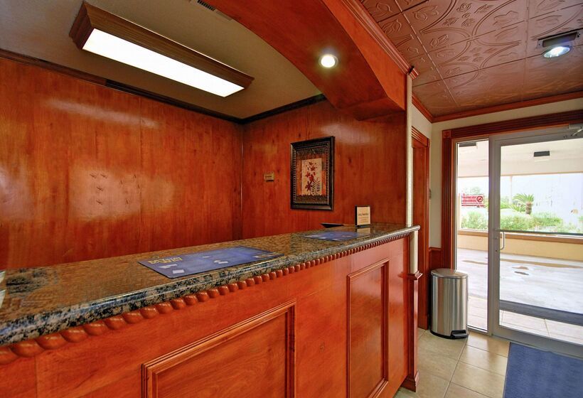 هتل Americas Best Value Inn Kingsville