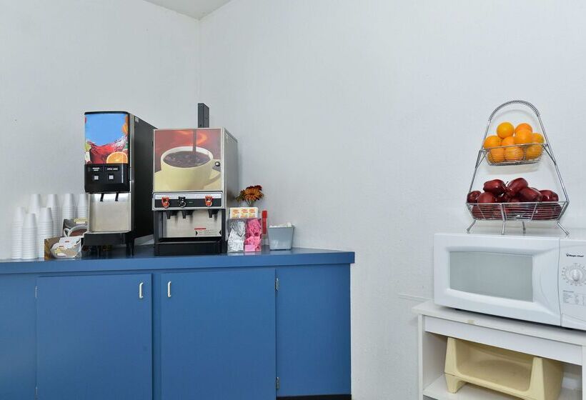 호텔 Americas Best Value Inn Mackinaw City