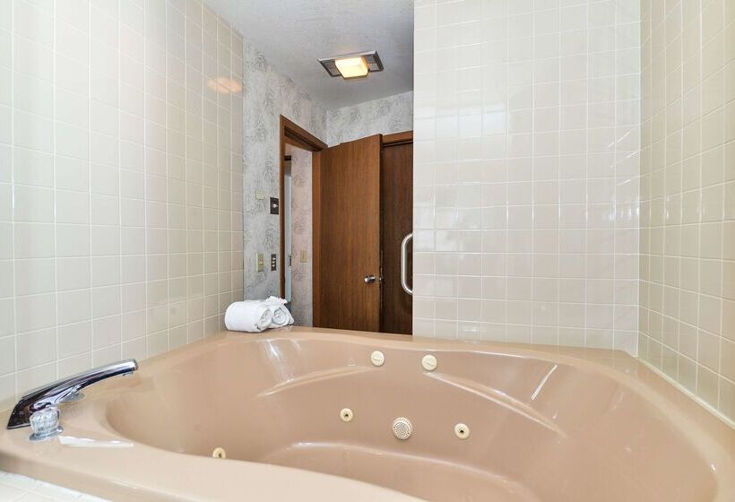 호텔 Americas Best Value Inn Mackinaw City