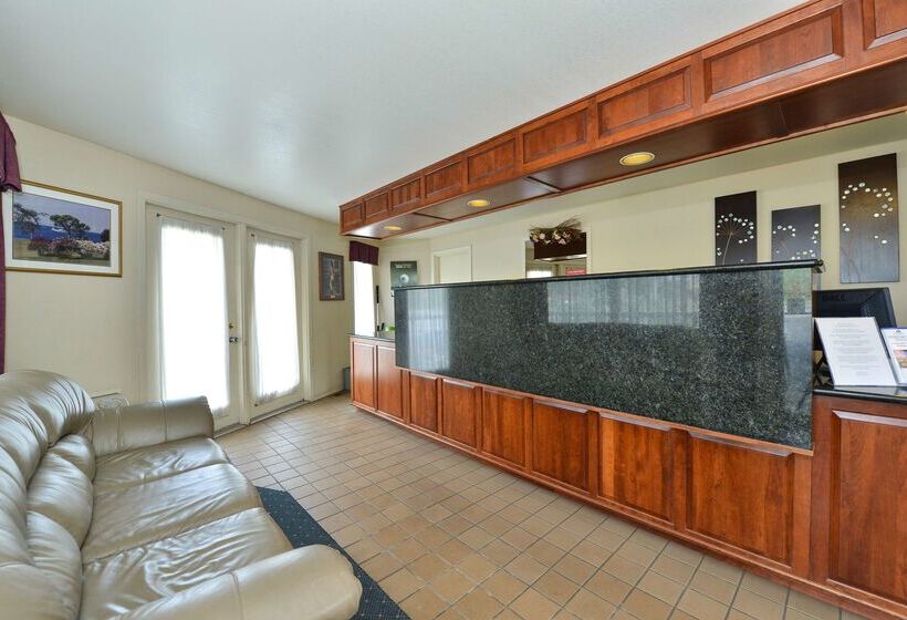 호텔 Americas Best Value Inn Mackinaw City