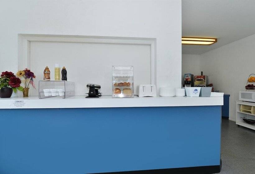 호텔 Americas Best Value Inn Mackinaw City