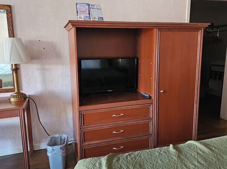 호텔 Americas Best Value Inn Mackinaw City