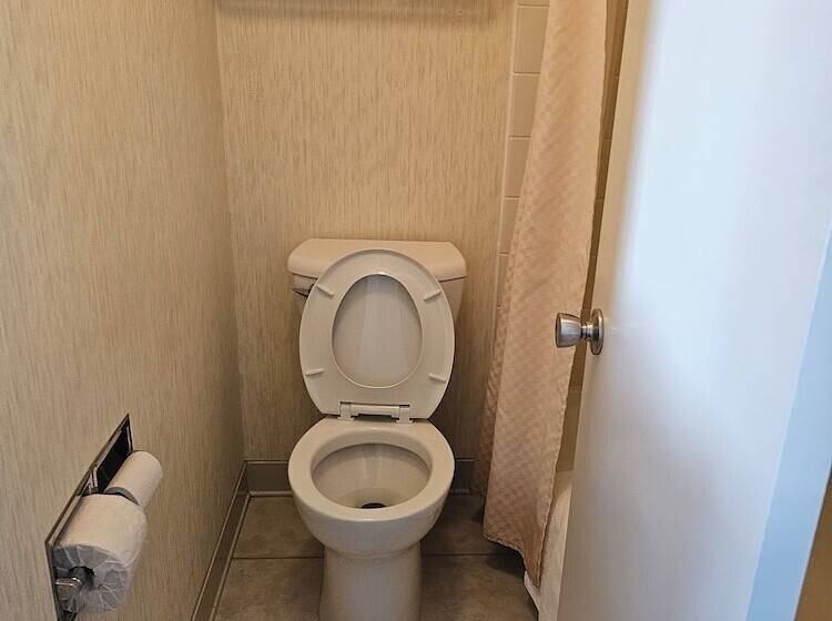 호텔 Americas Best Value Inn Mackinaw City