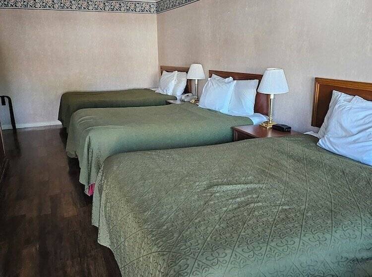 هتل Americas Best Value Inn Mackinaw City